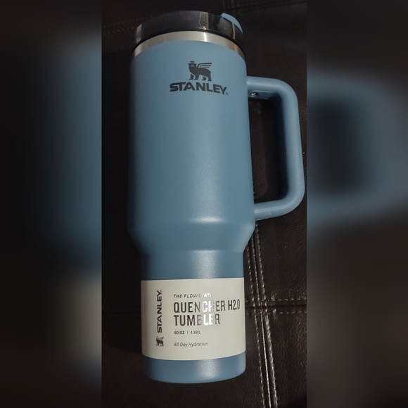 Stanley tumbler+ to go bottle bundle - Picture 4 of 8